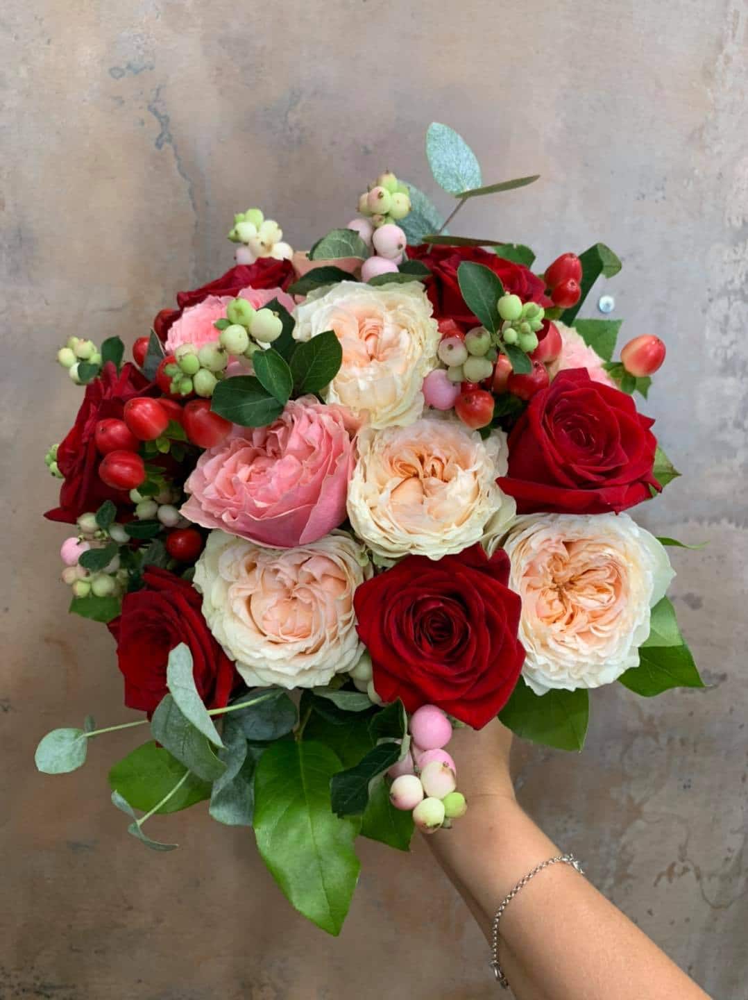 Bouquet rond rouge/rose/pêche - Barthel Fleurs