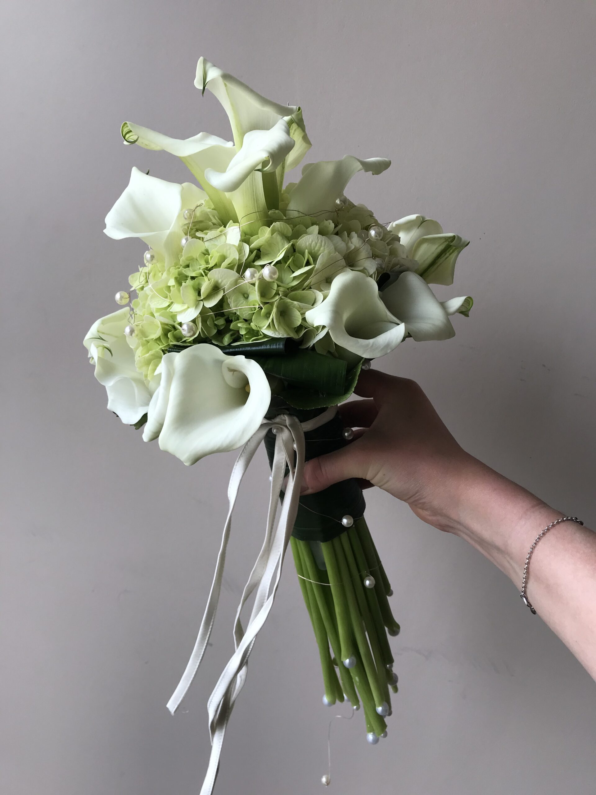 Bouquet de mariée arum et hortensia - Barthel Fleurs