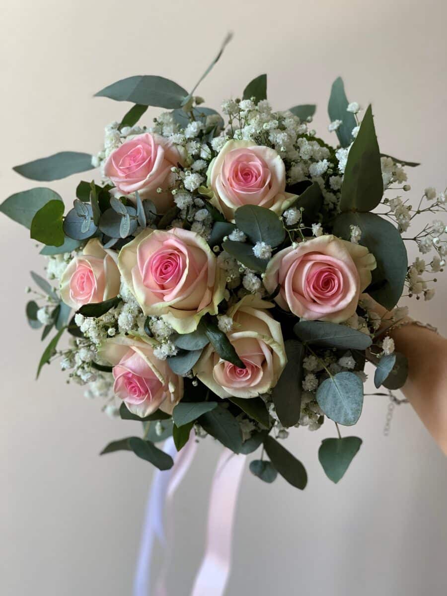 Bouquet de mariée rond roses rose + gypsophile