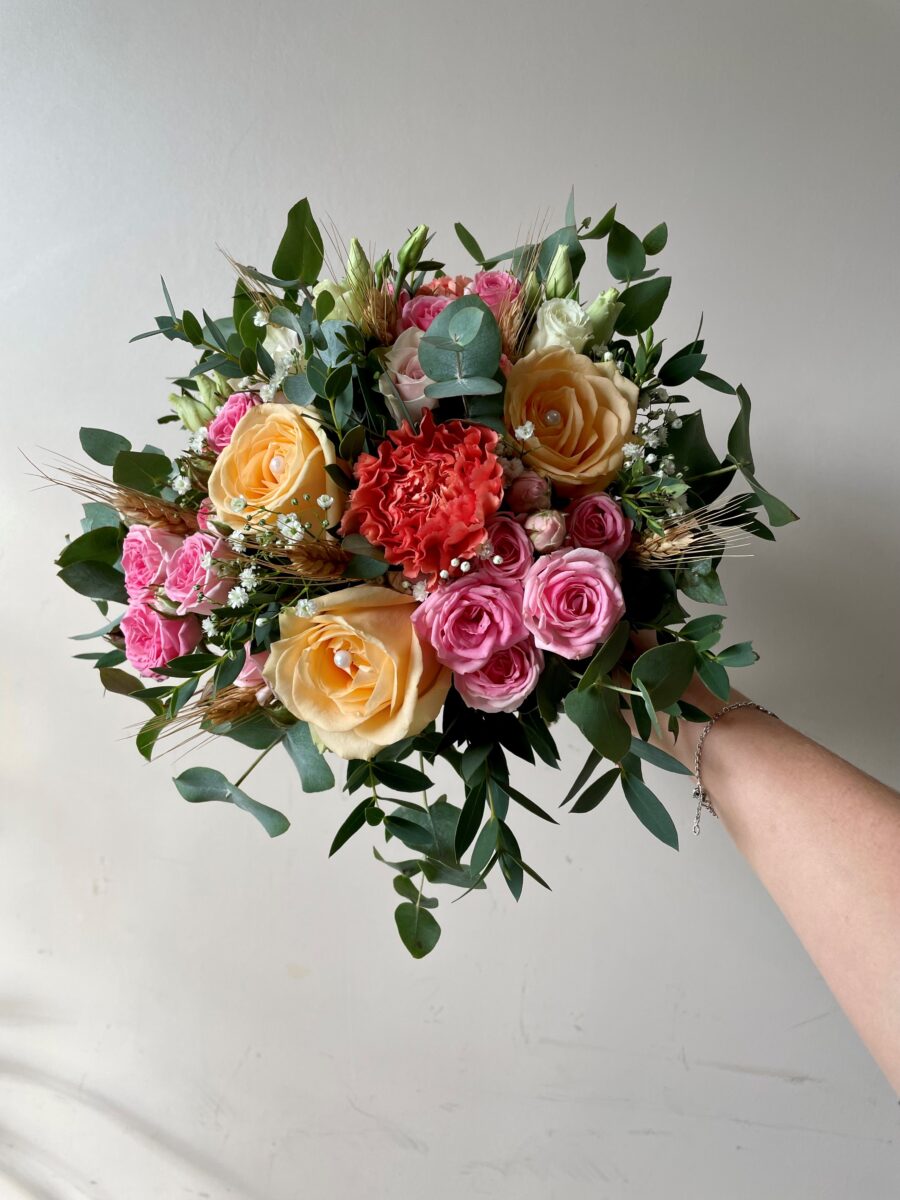 Bouquet de mariée rond coloré