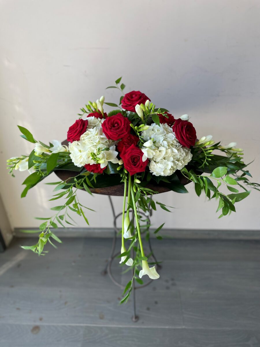 Arrangement autel rouge et blanc